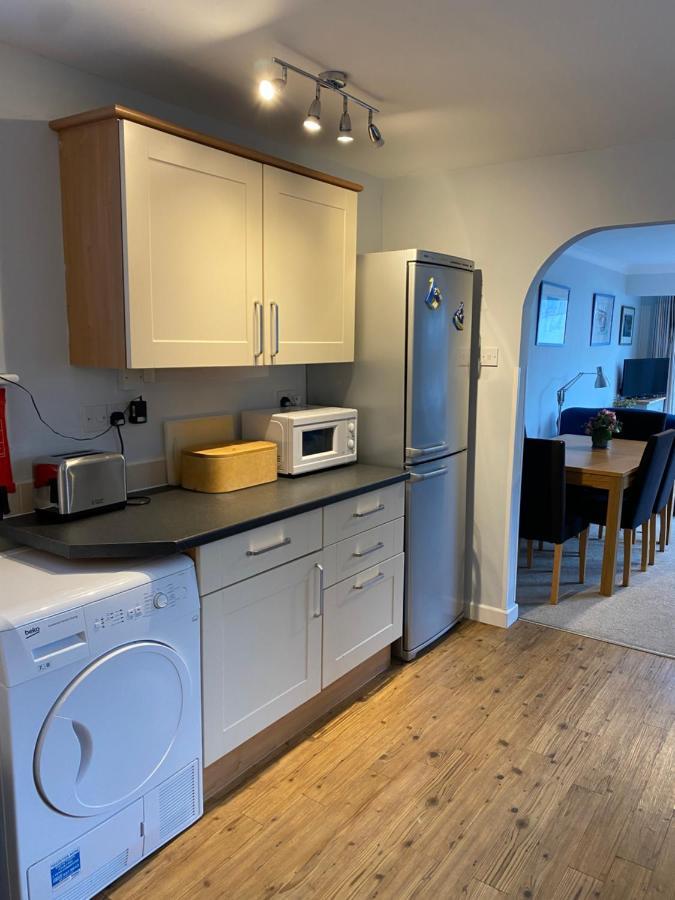 Trafalgar, Lovely Ground Floor Flat With Outside Patio Garden, Minutes Walk To Seafront 시뷰 외부 사진