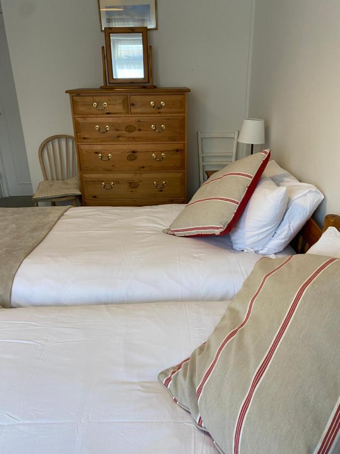 Trafalgar, Lovely Ground Floor Flat With Outside Patio Garden, Minutes Walk To Seafront 시뷰 외부 사진