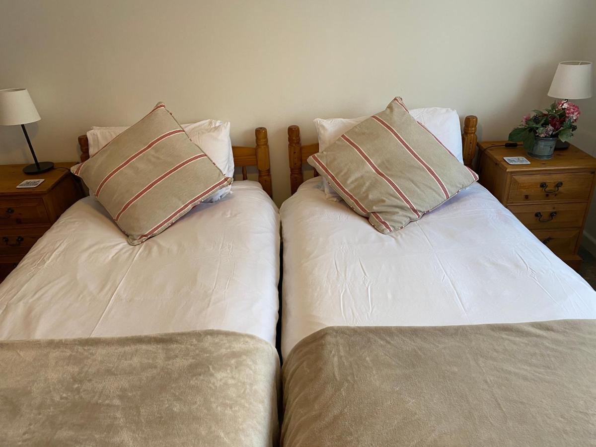 Trafalgar, Lovely Ground Floor Flat With Outside Patio Garden, Minutes Walk To Seafront 시뷰 외부 사진